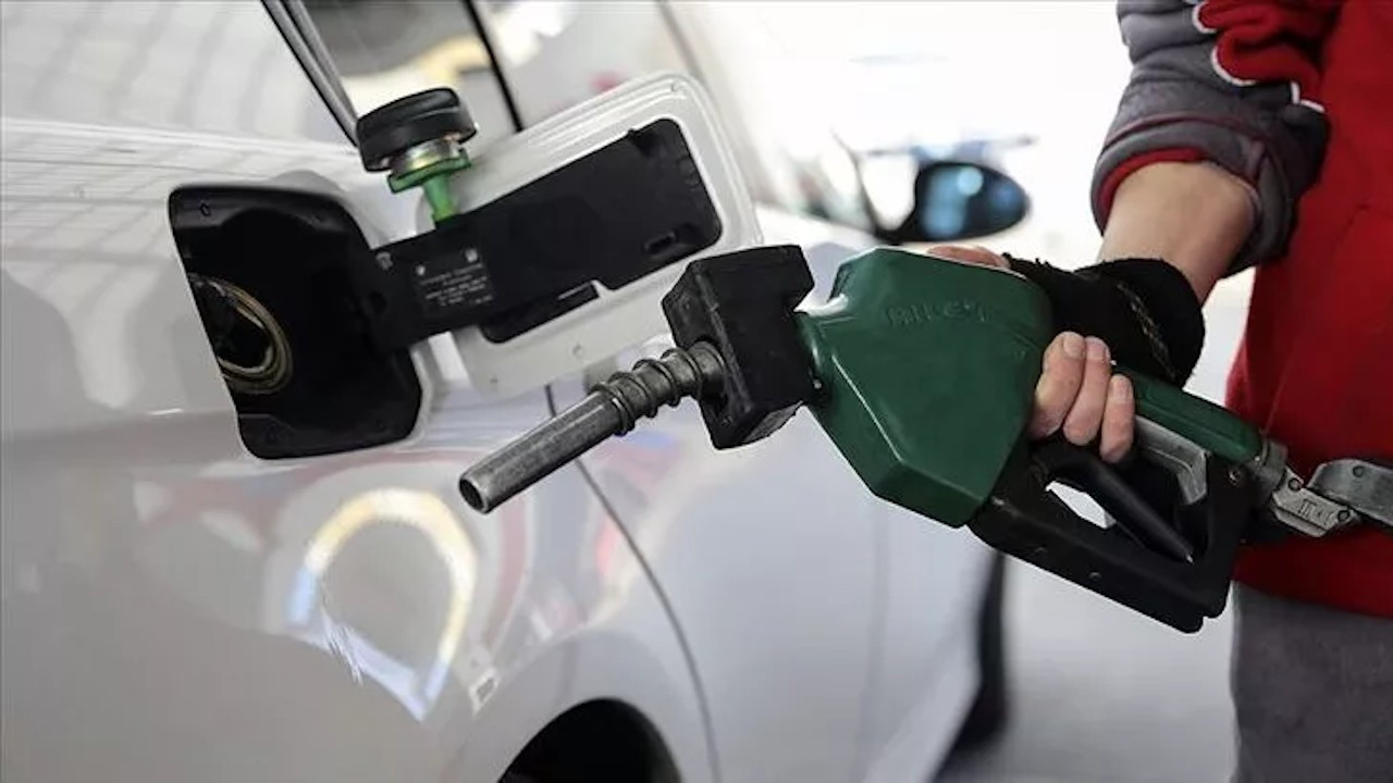 Benzine 24 saatte ikinci zam geliyor!